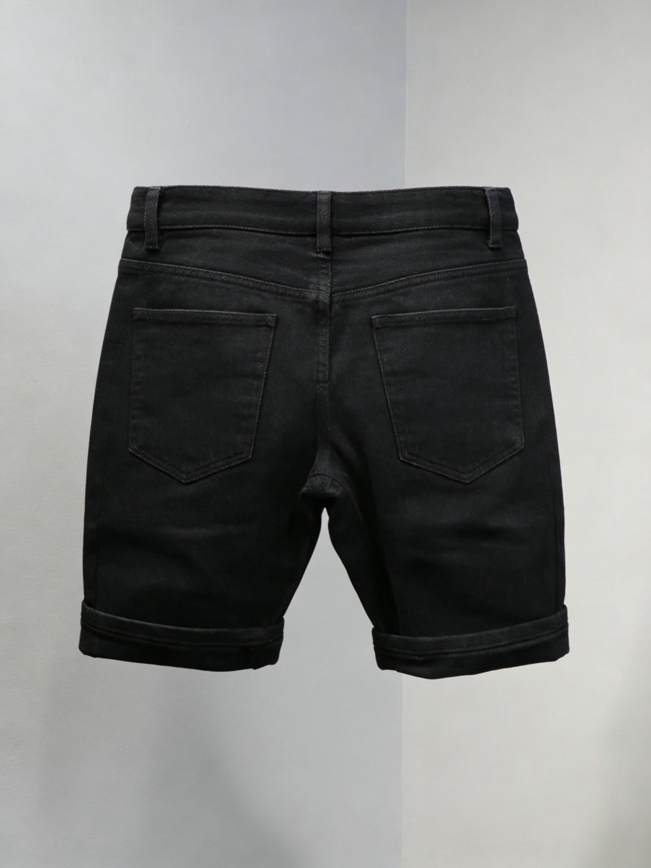 プレーンジーンズ ブラック スリムデニムショーツ 男性用 ラ - Mens Accessories Style のレビューと価格